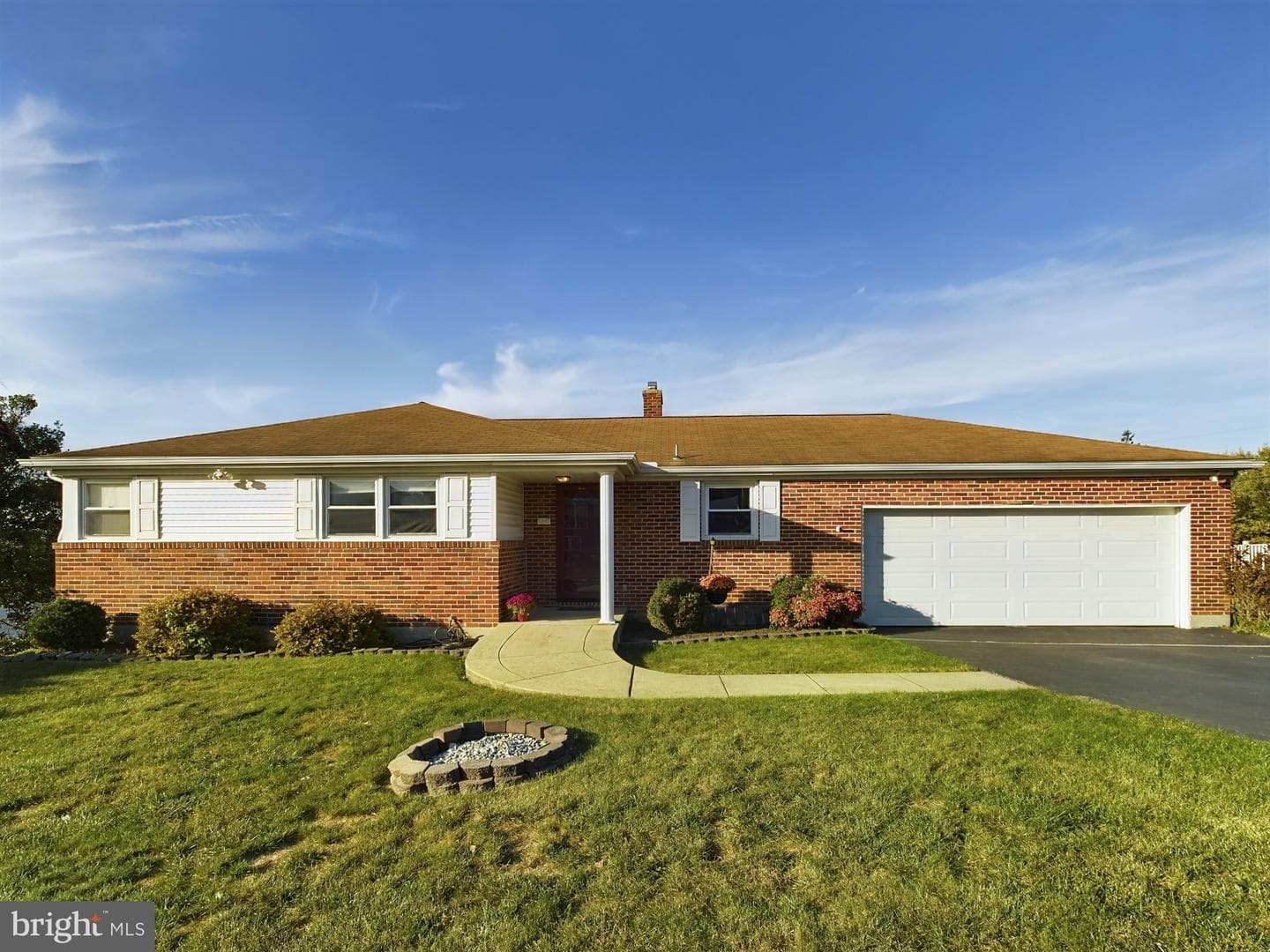 2457 Eastwood Drive photo 1