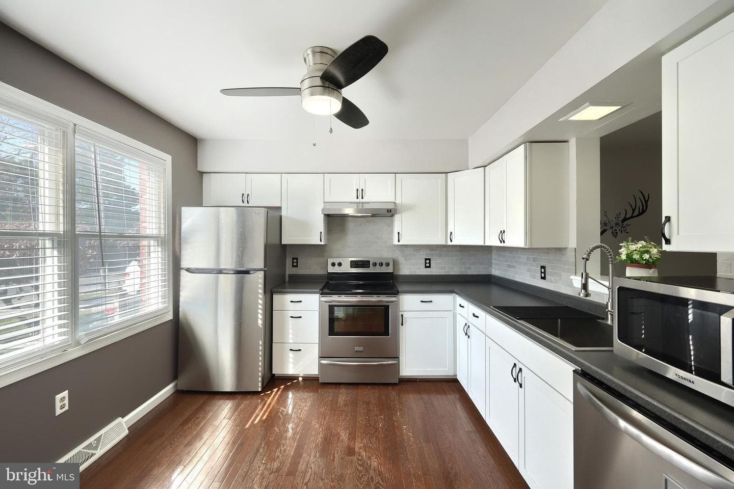 216 Westminster Avenue photo 20