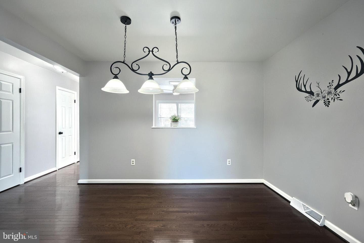 216 Westminster Avenue photo 24