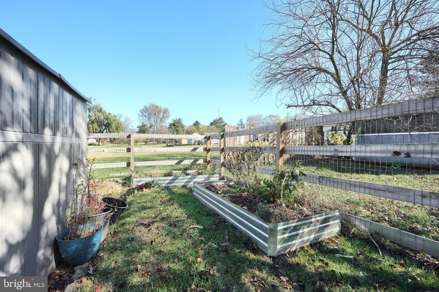 216 Westminster Avenue photo 9