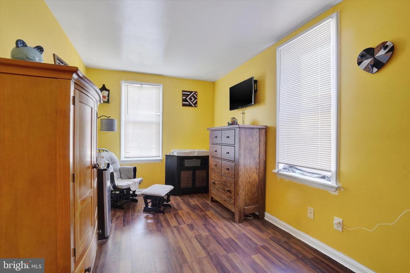 331 E Locust Street photo 11