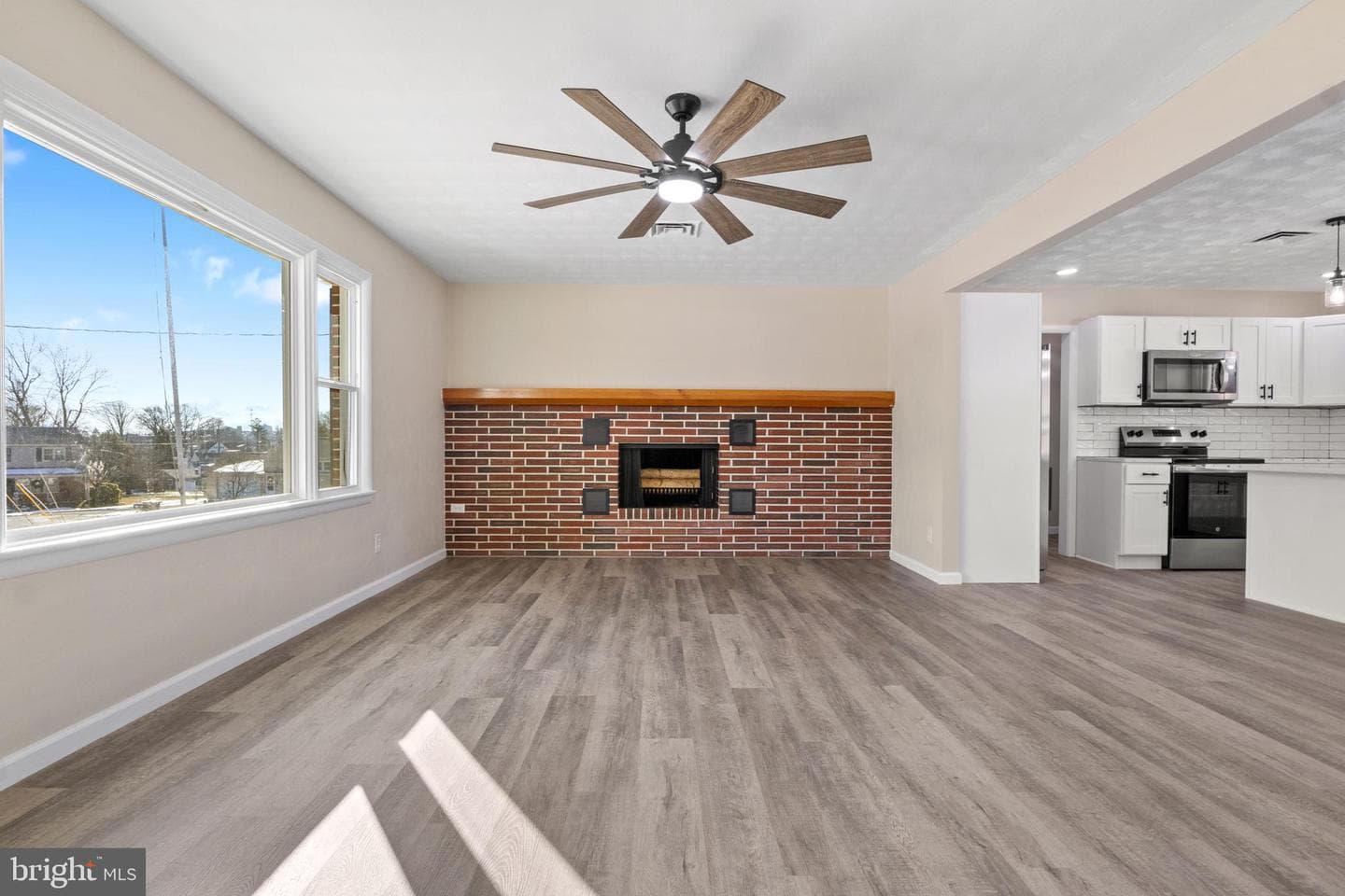 477 Summit Drive photo 7