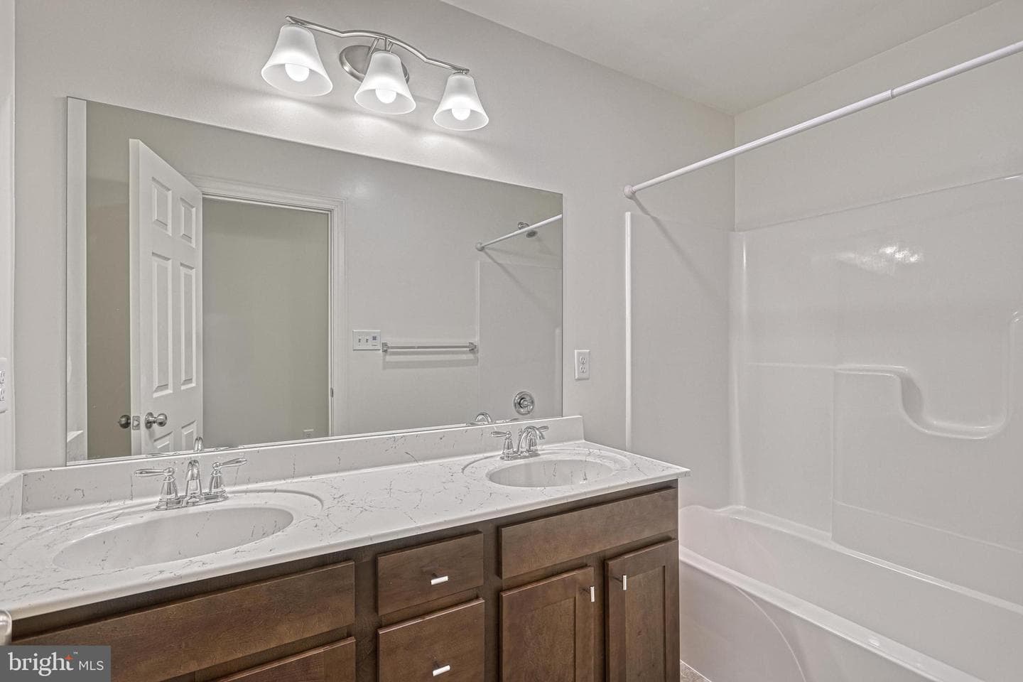 203 Eagle Road photo 32