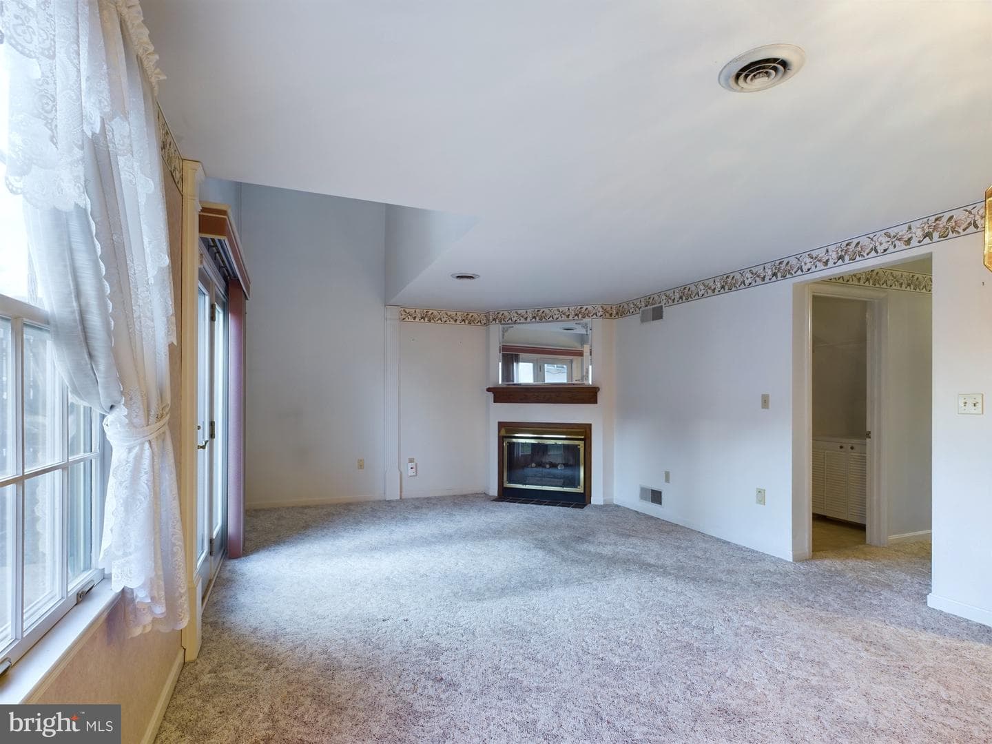 605 Bentwood Lane photo 7