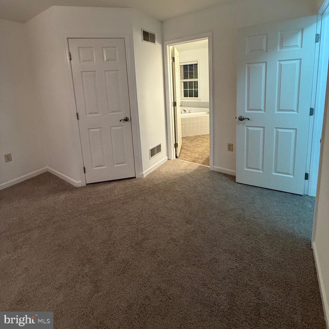 825 Thomas Armor Drive photo 16