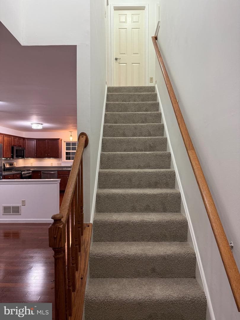 825 Thomas Armor Drive photo 4