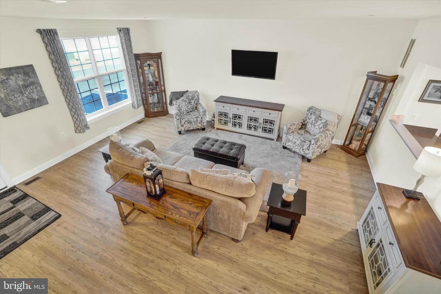 657 Sunglow Drive photo 7