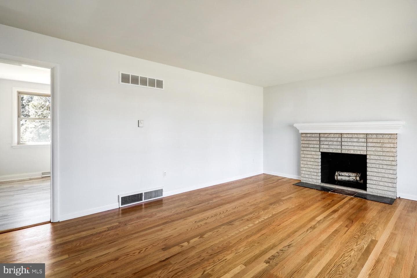 3322 Groton Lane photo 8