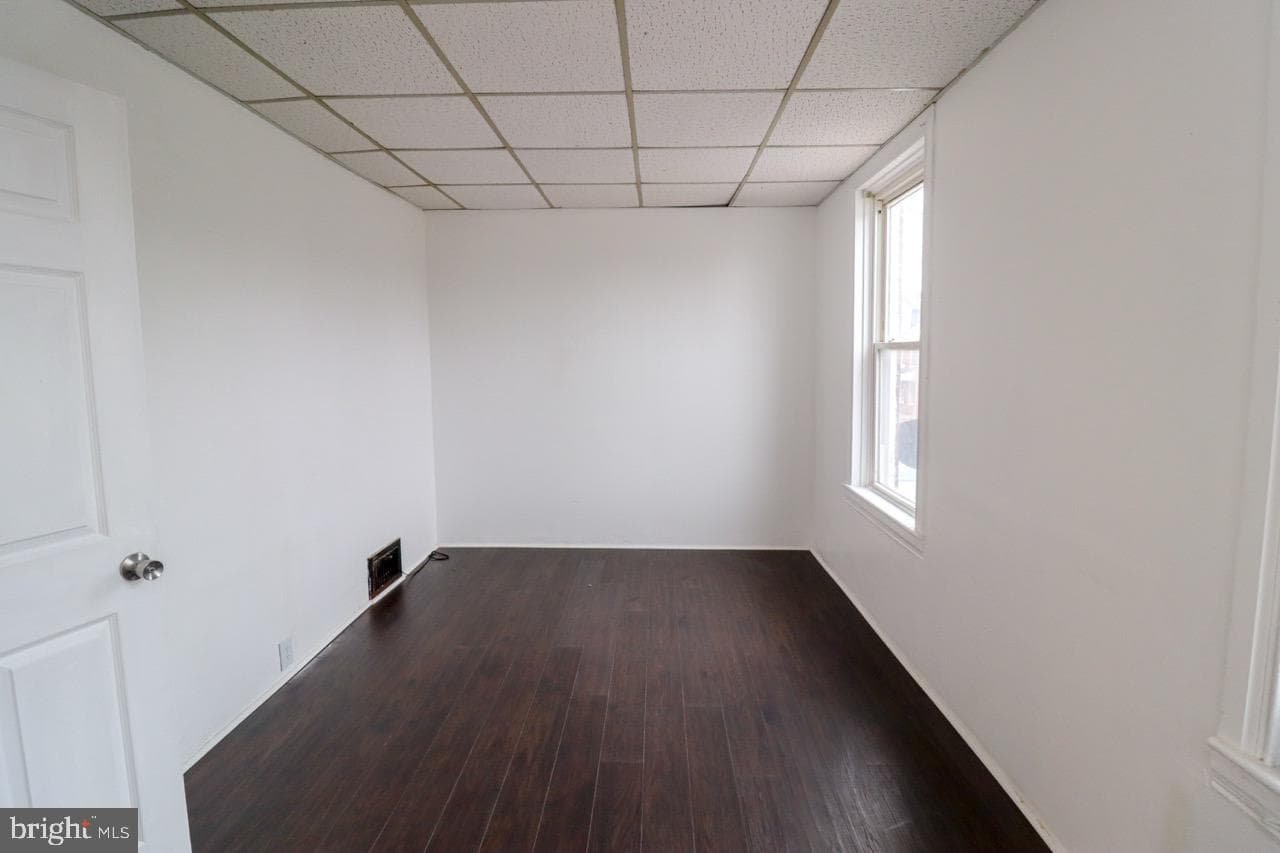 569 Smith Street photo 12