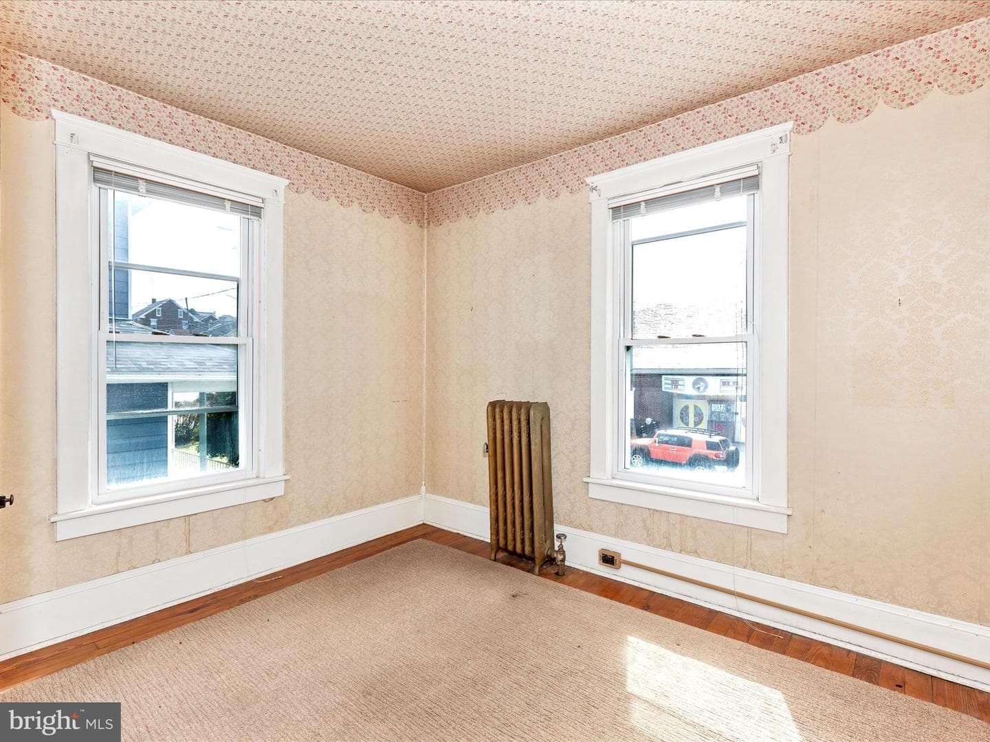 25 E Franklin Street photo 30