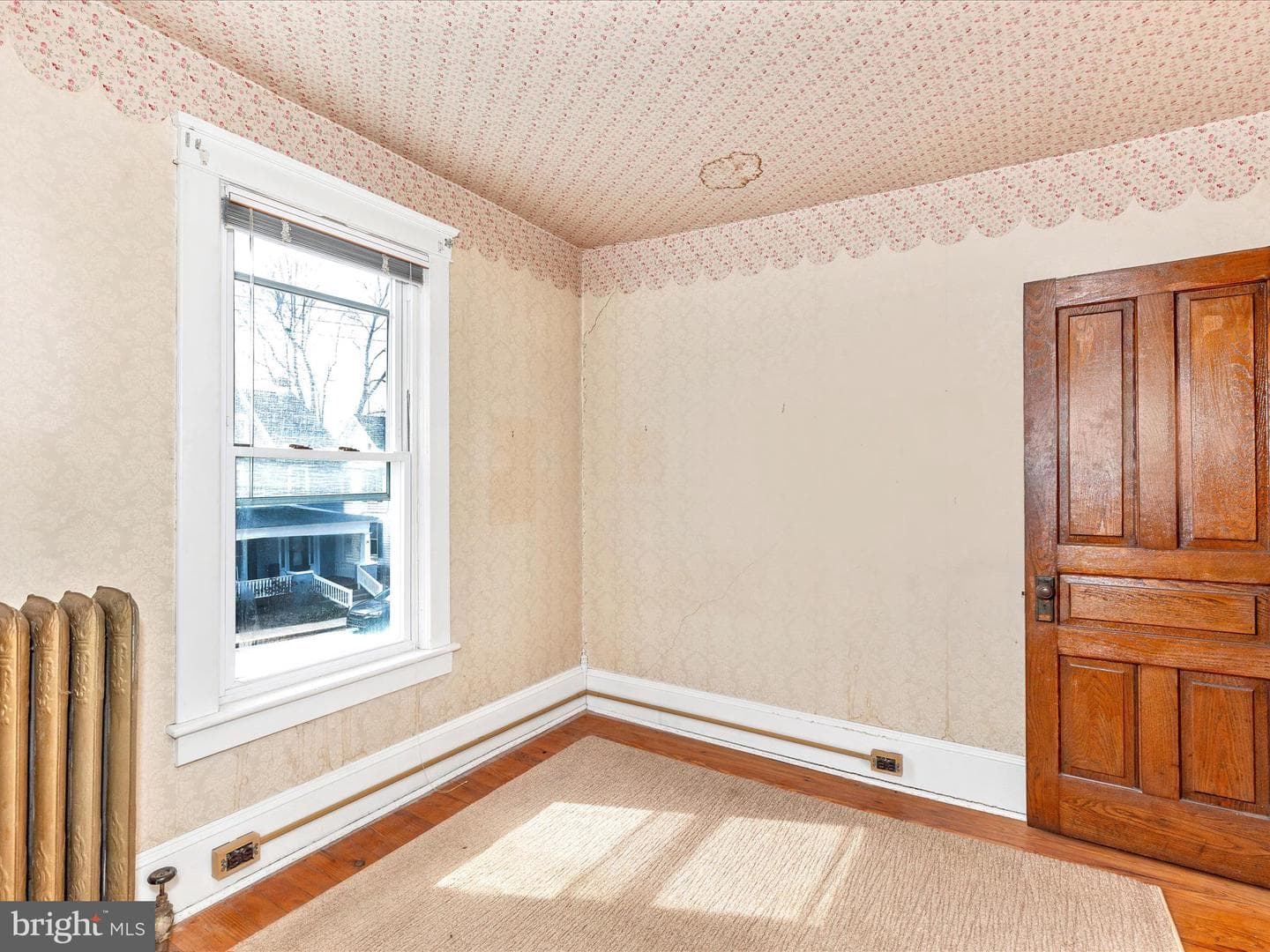 25 E Franklin Street photo 32