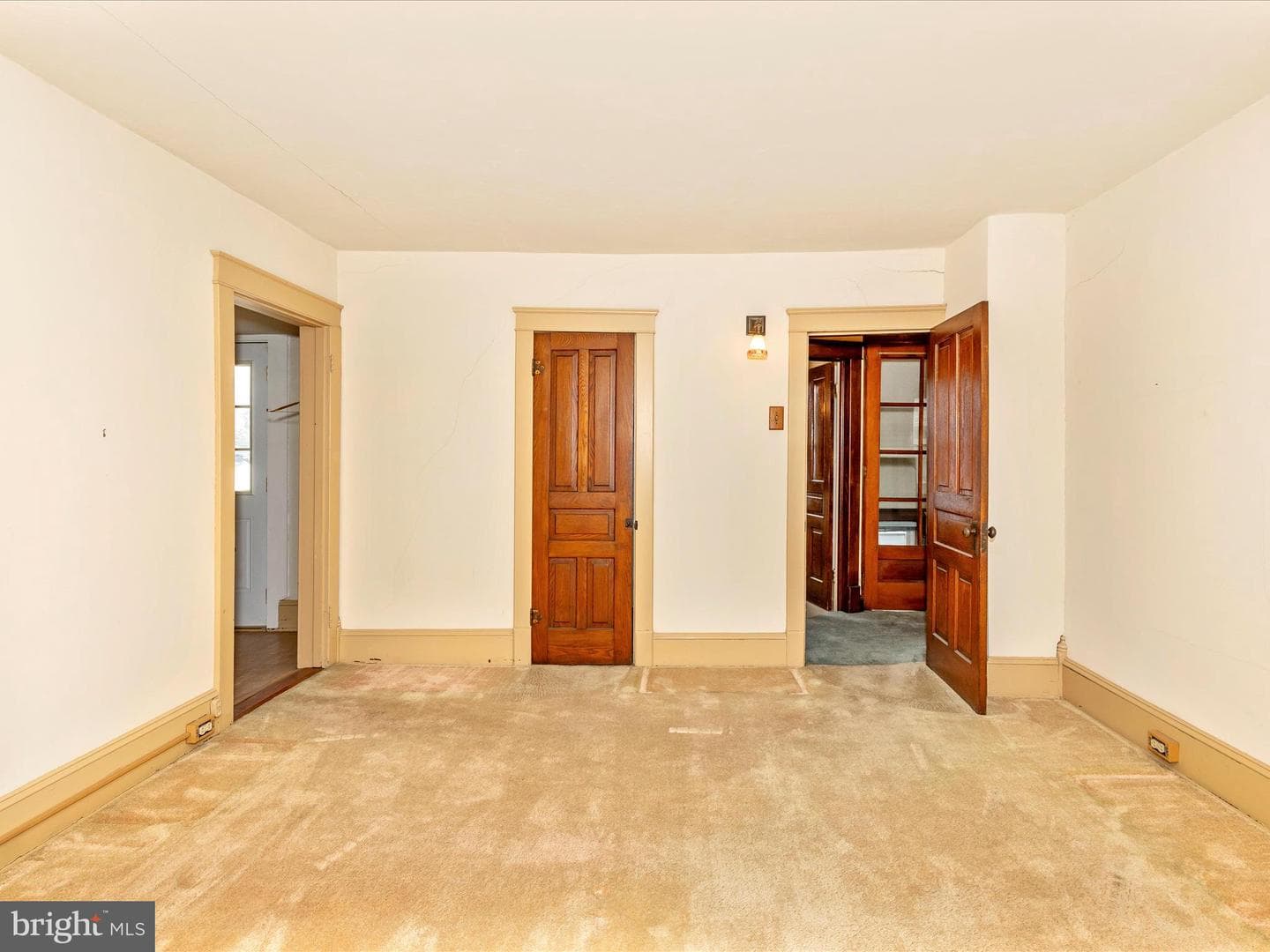 25 E Franklin Street photo 38