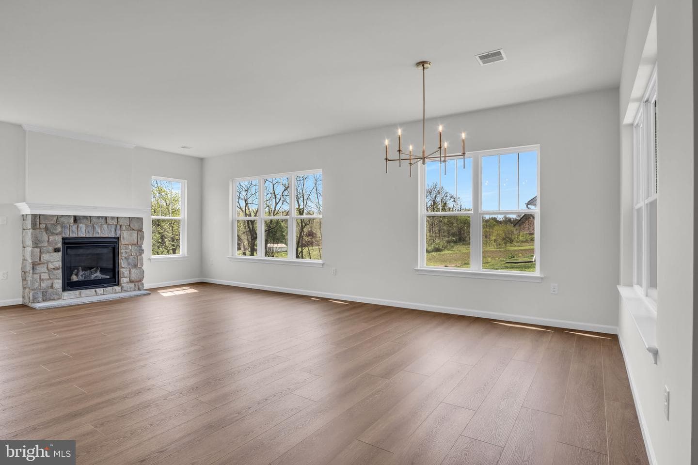 907 Shadowbrooke Drive photo 6