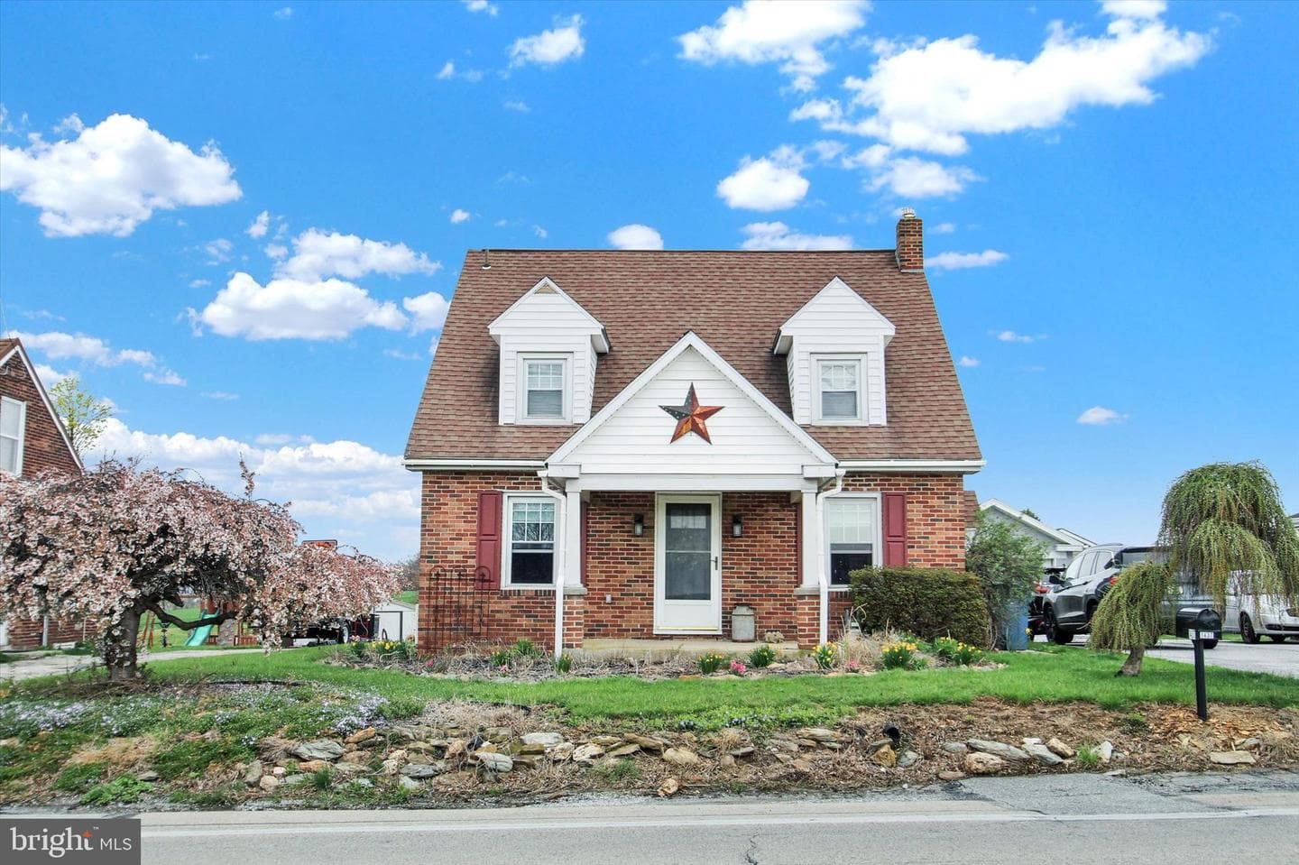 1437 Seven Valleys Road photo 2