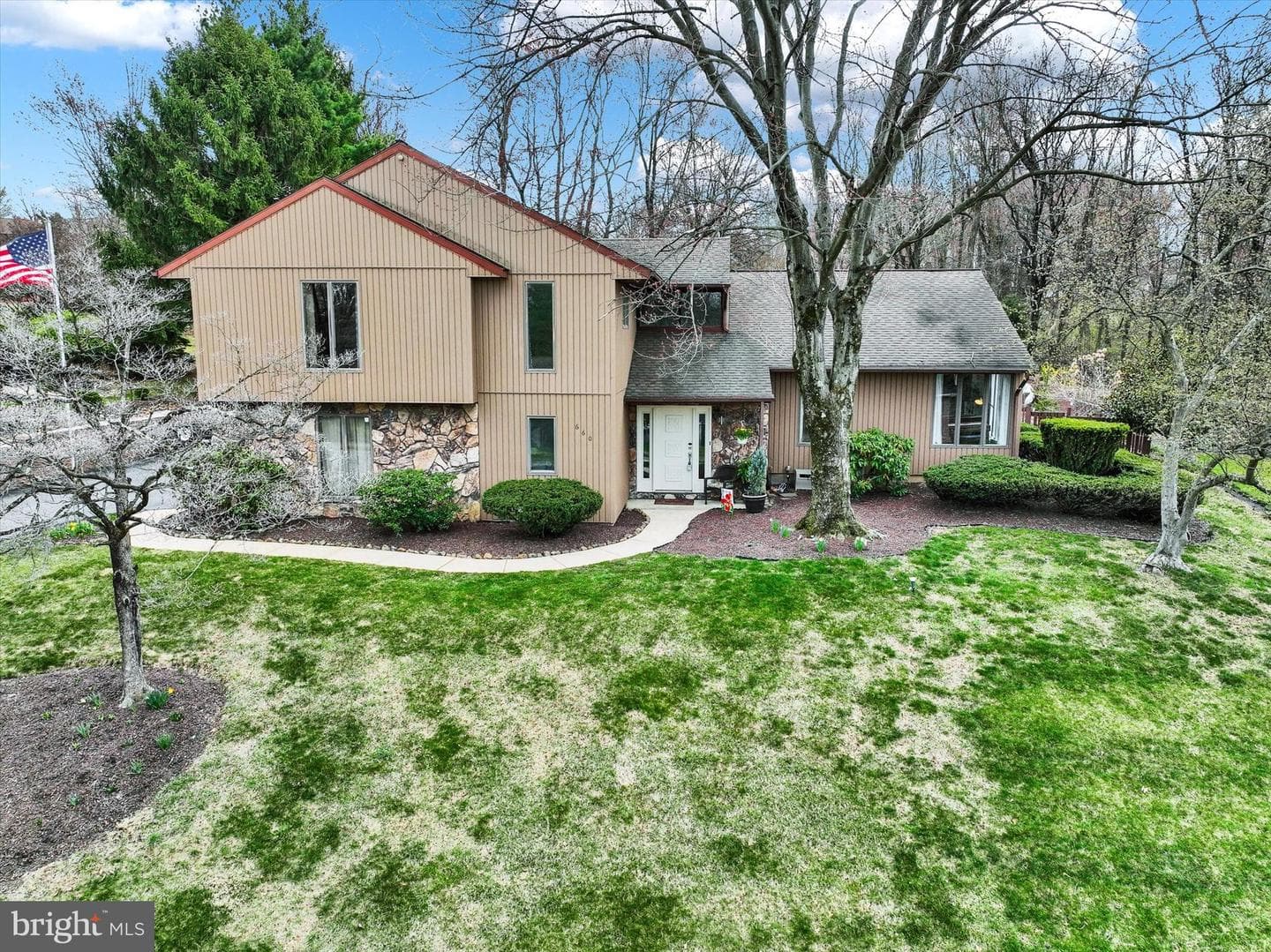 660 Marlow Drive photo 2