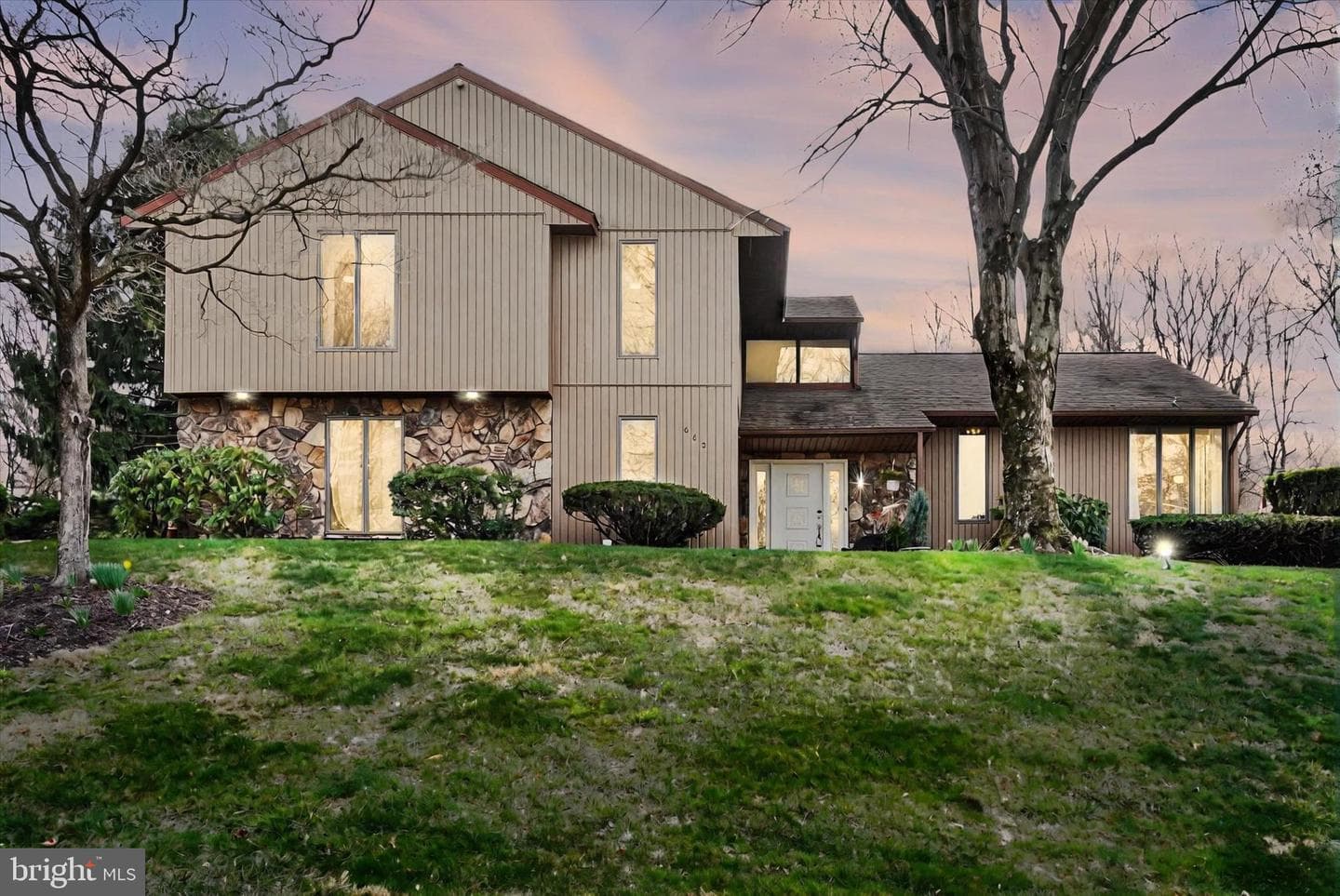 660 Marlow Drive photo 3