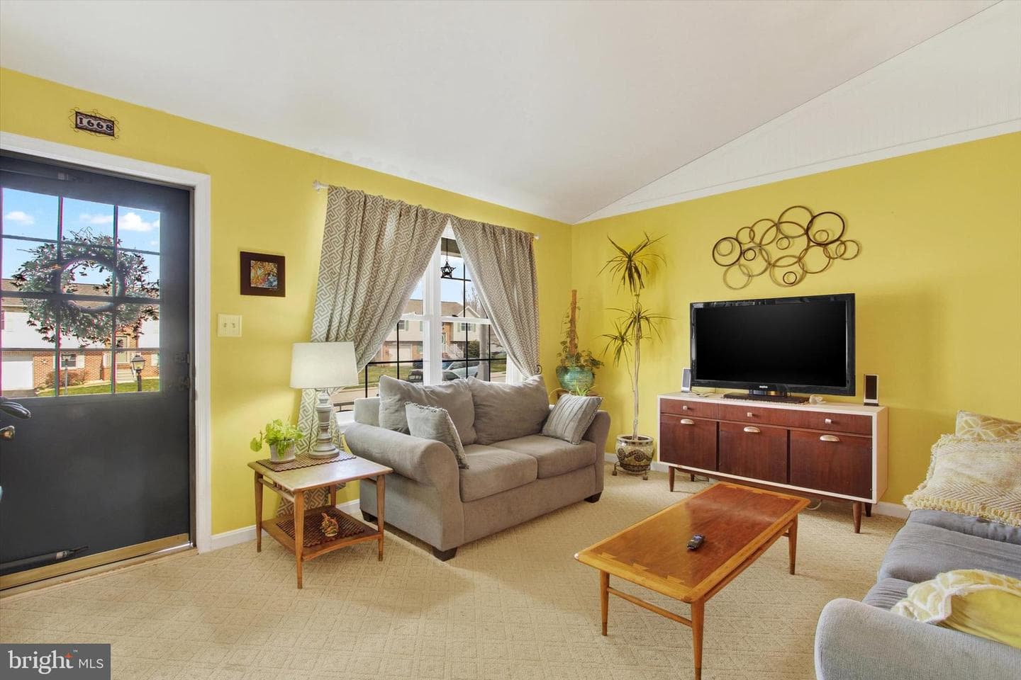 1668 Beech Lane photo 3