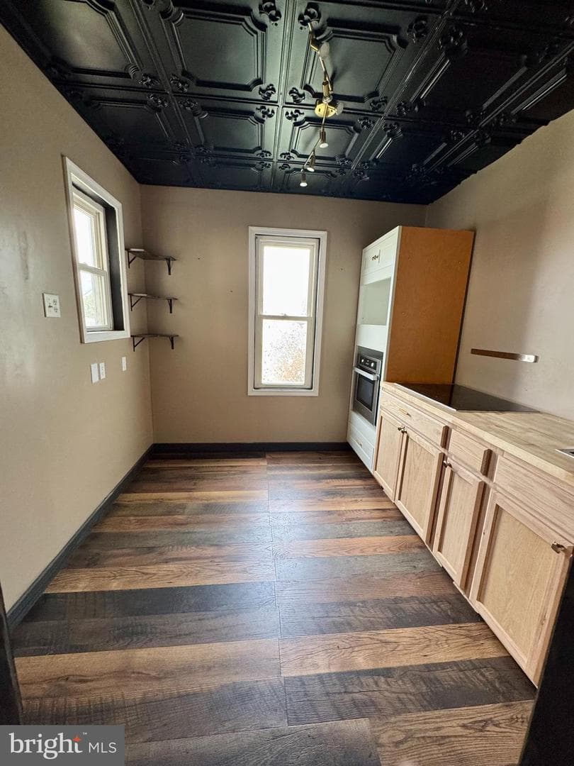 625 E Middle Street photo 16