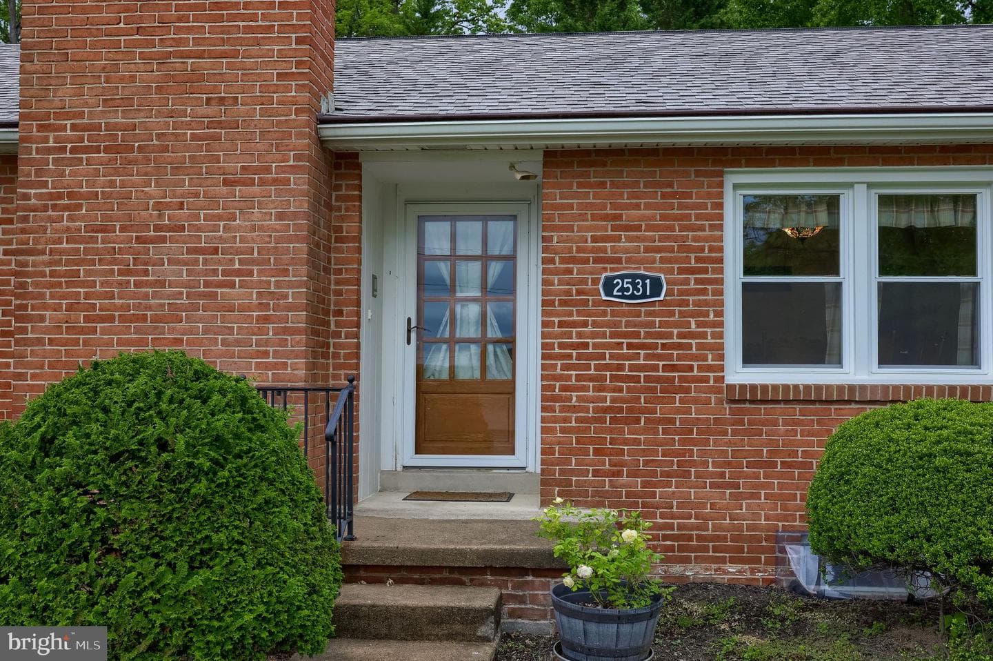 2531 Edgewood Lane photo 2