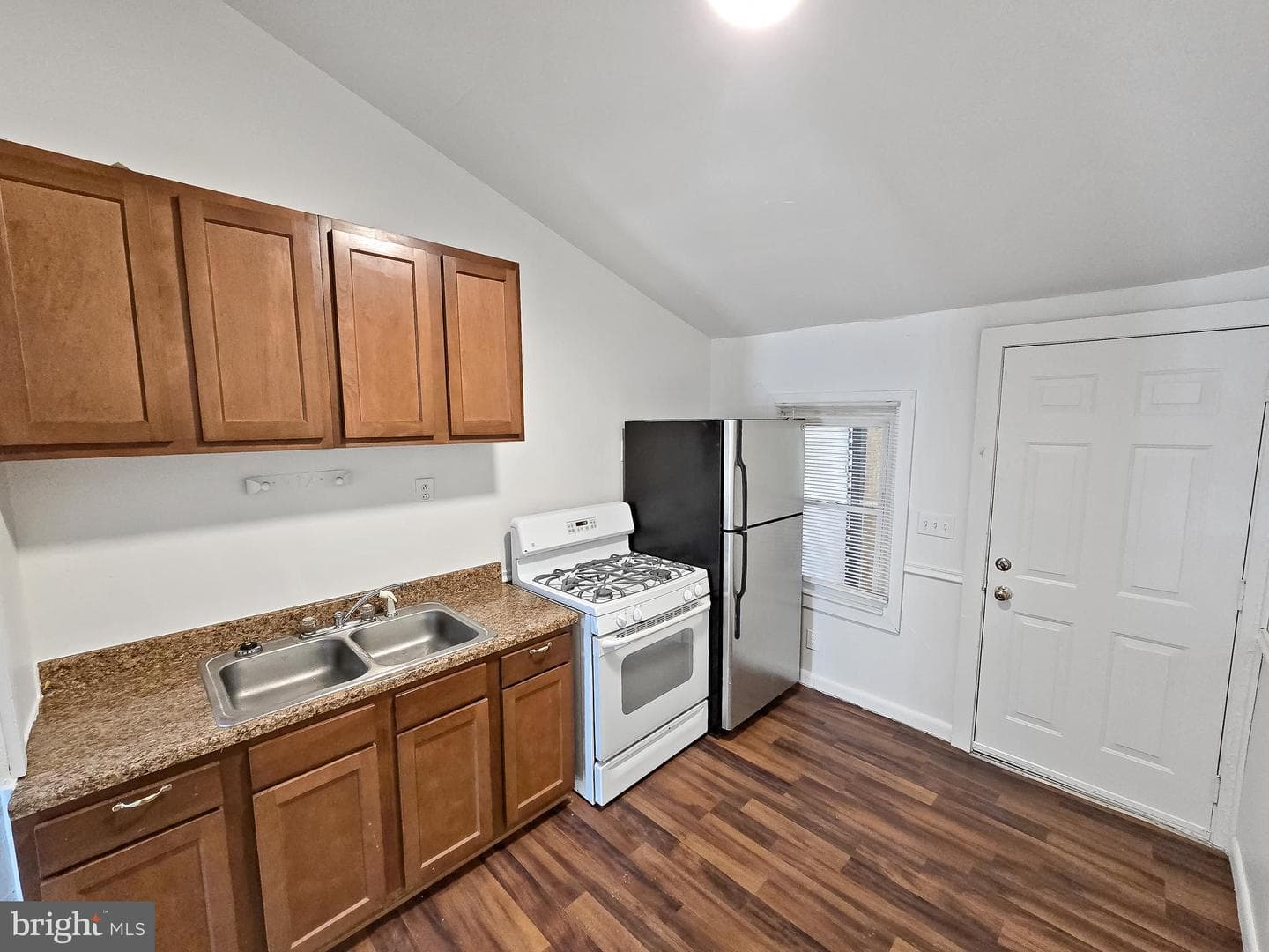 437 S Duke Street photo 7
