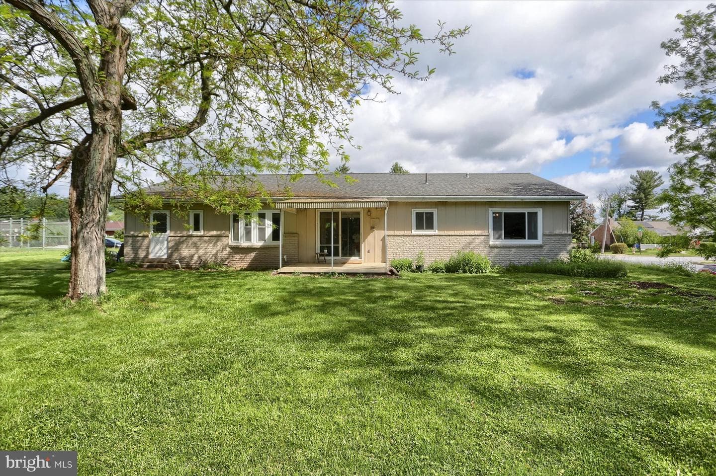 202 Hillcrest Drive photo 27