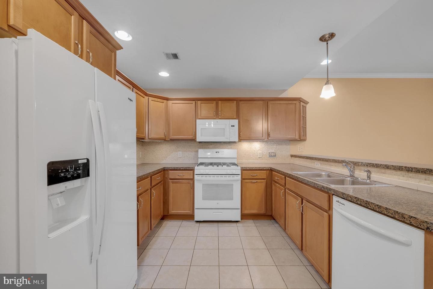735 Washington Avenue photo 5