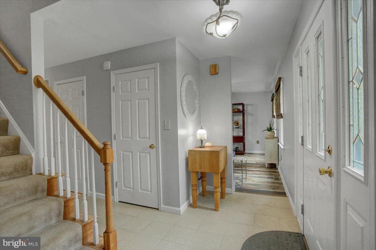 219 Old York Road photo 5
