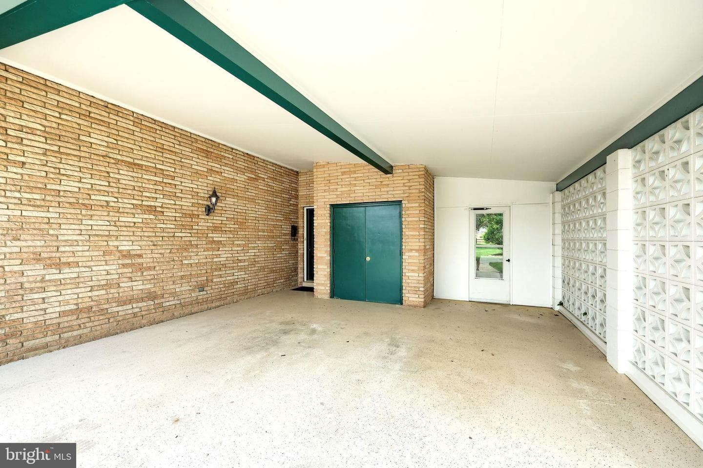 100 West Avenue photo 9