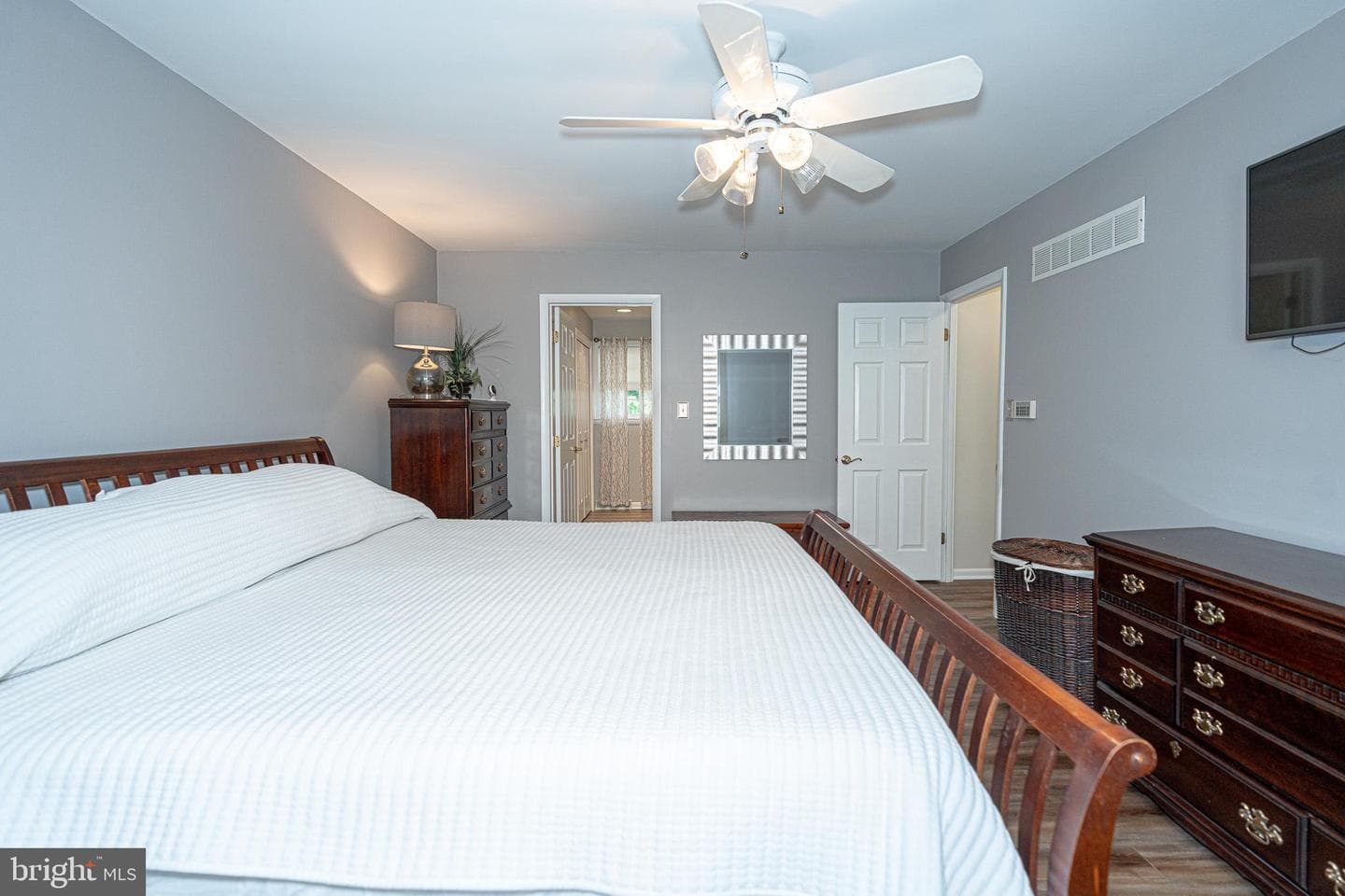 3515 Harrowgate Road photo 27