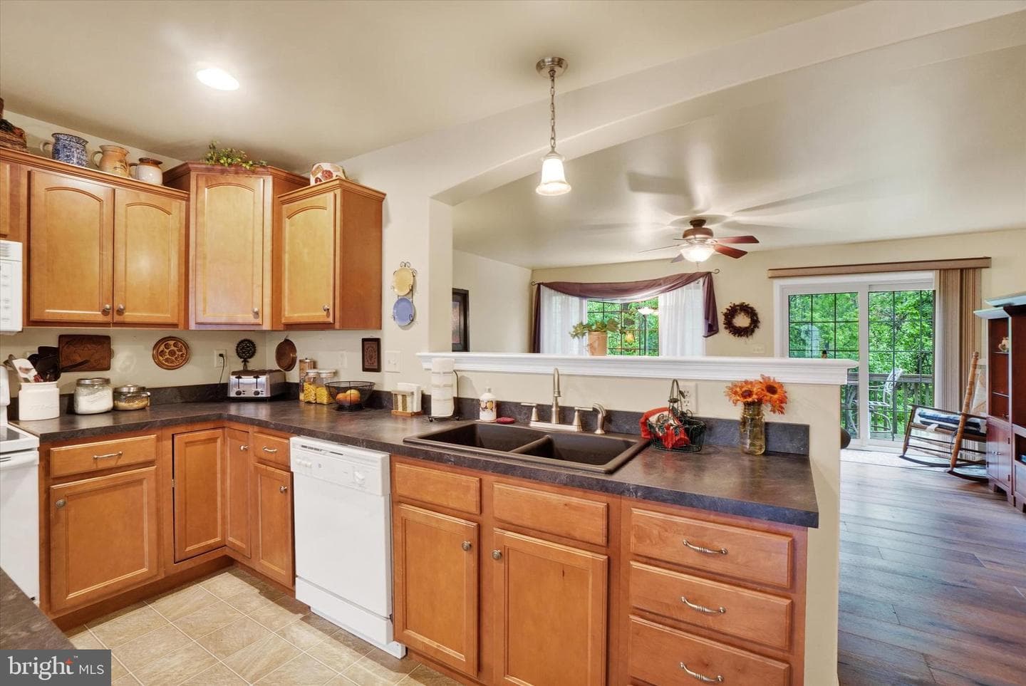 540 Bridle Path photo 13