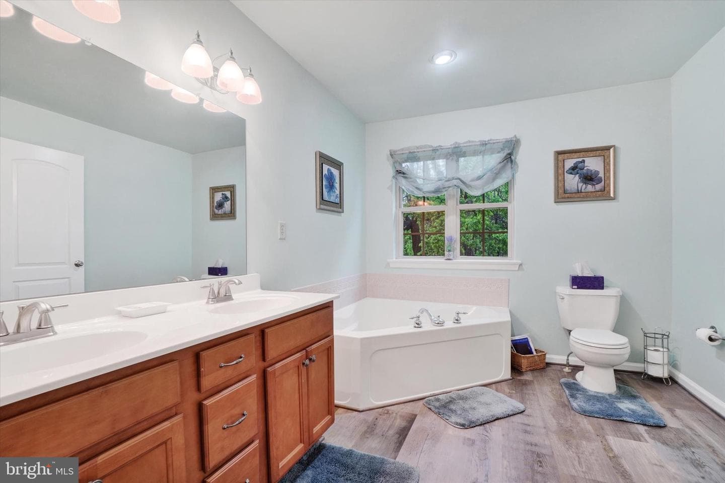 540 Bridle Path photo 18