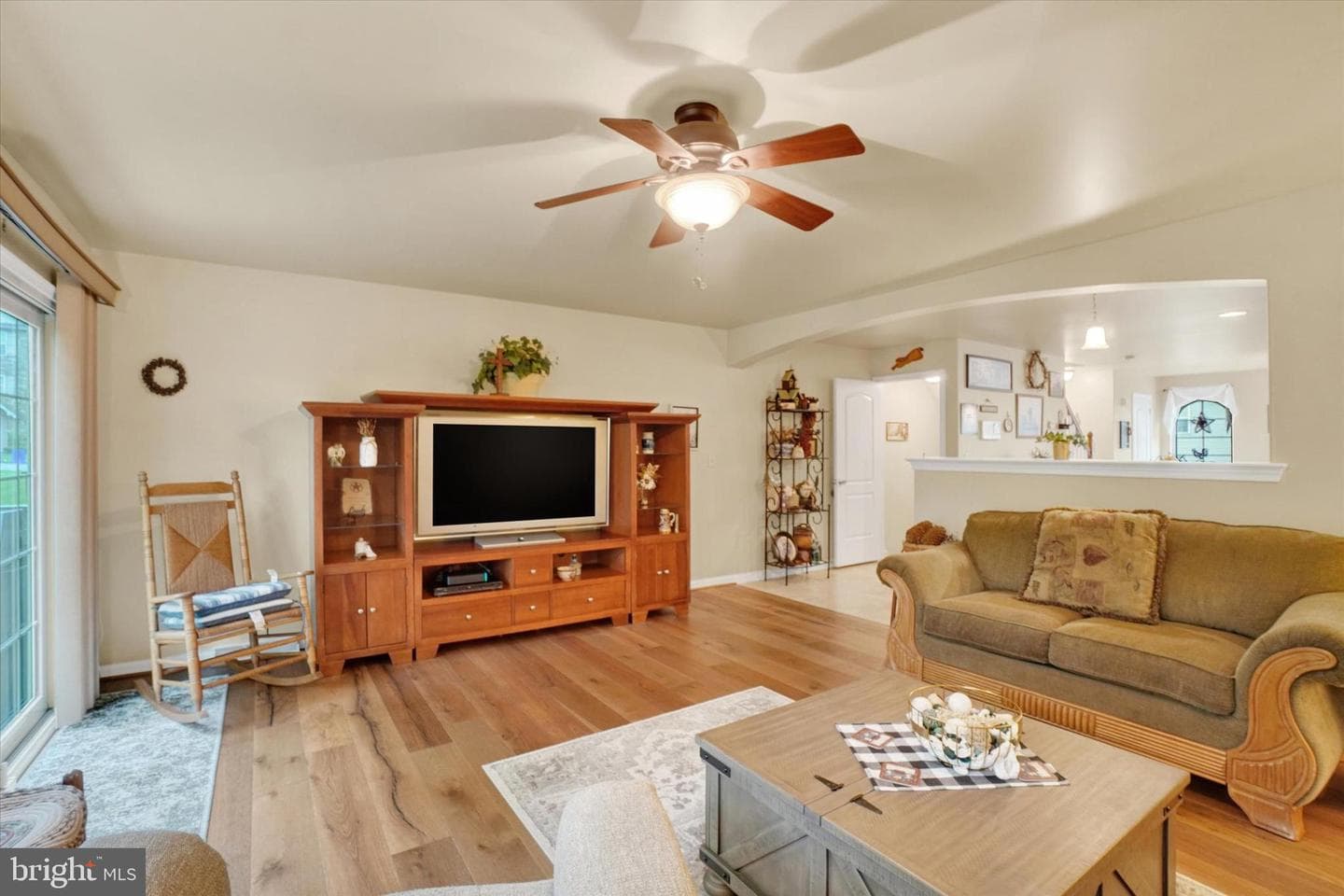 540 Bridle Path photo 9