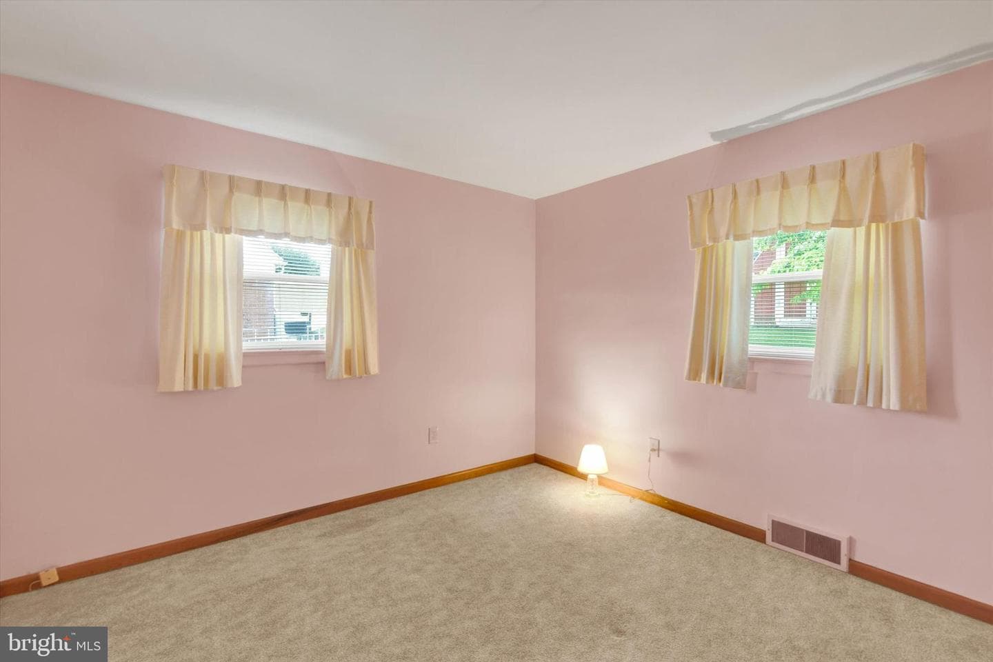 374 E Maple Street photo 7