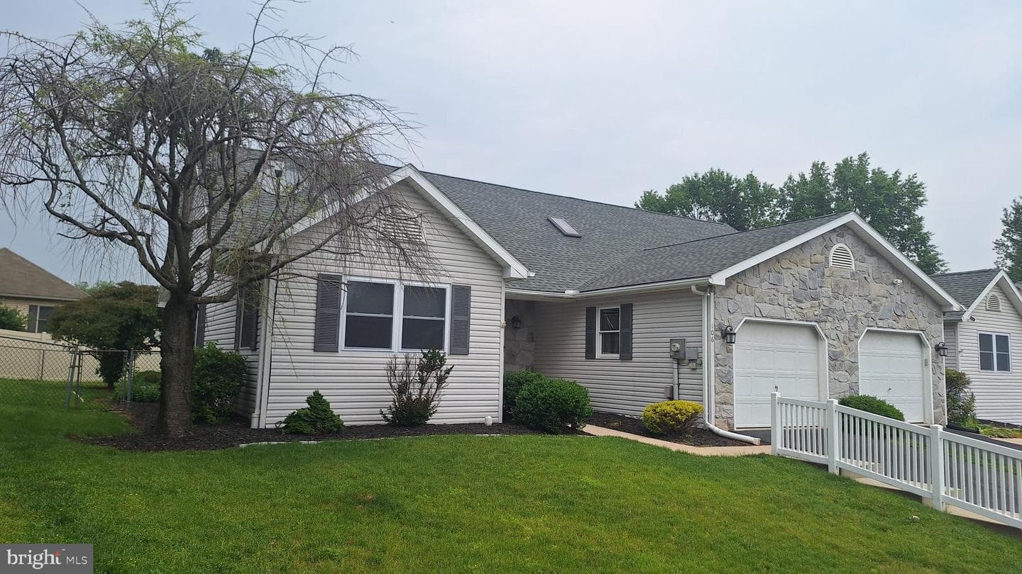 106 Sarah Court photo 3