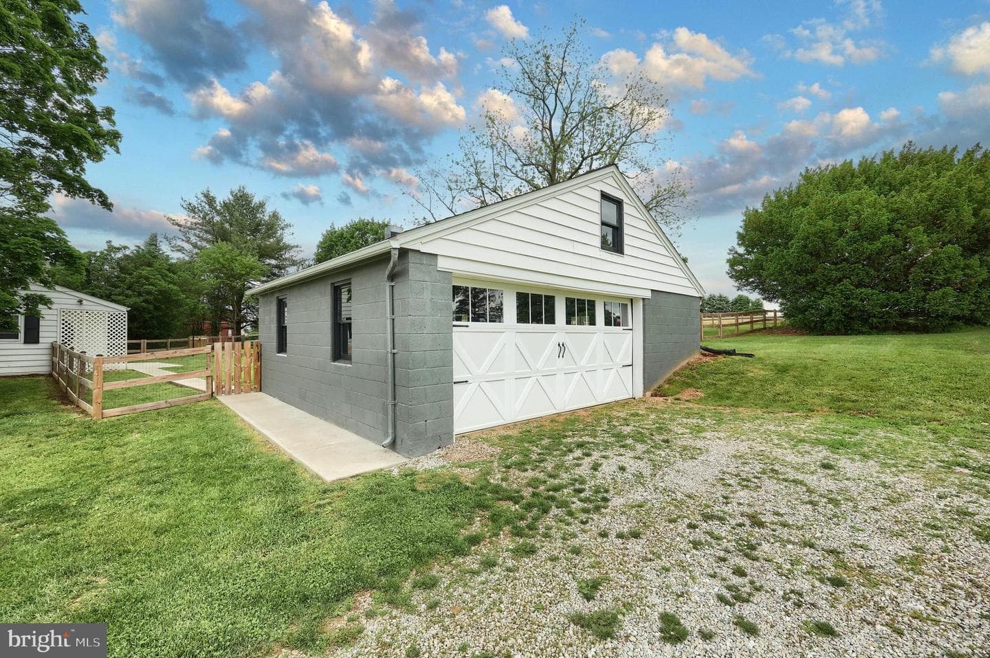 2040 Grandview Road photo 36