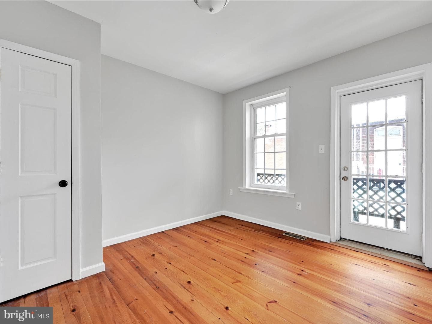 871 E Market Street photo 23