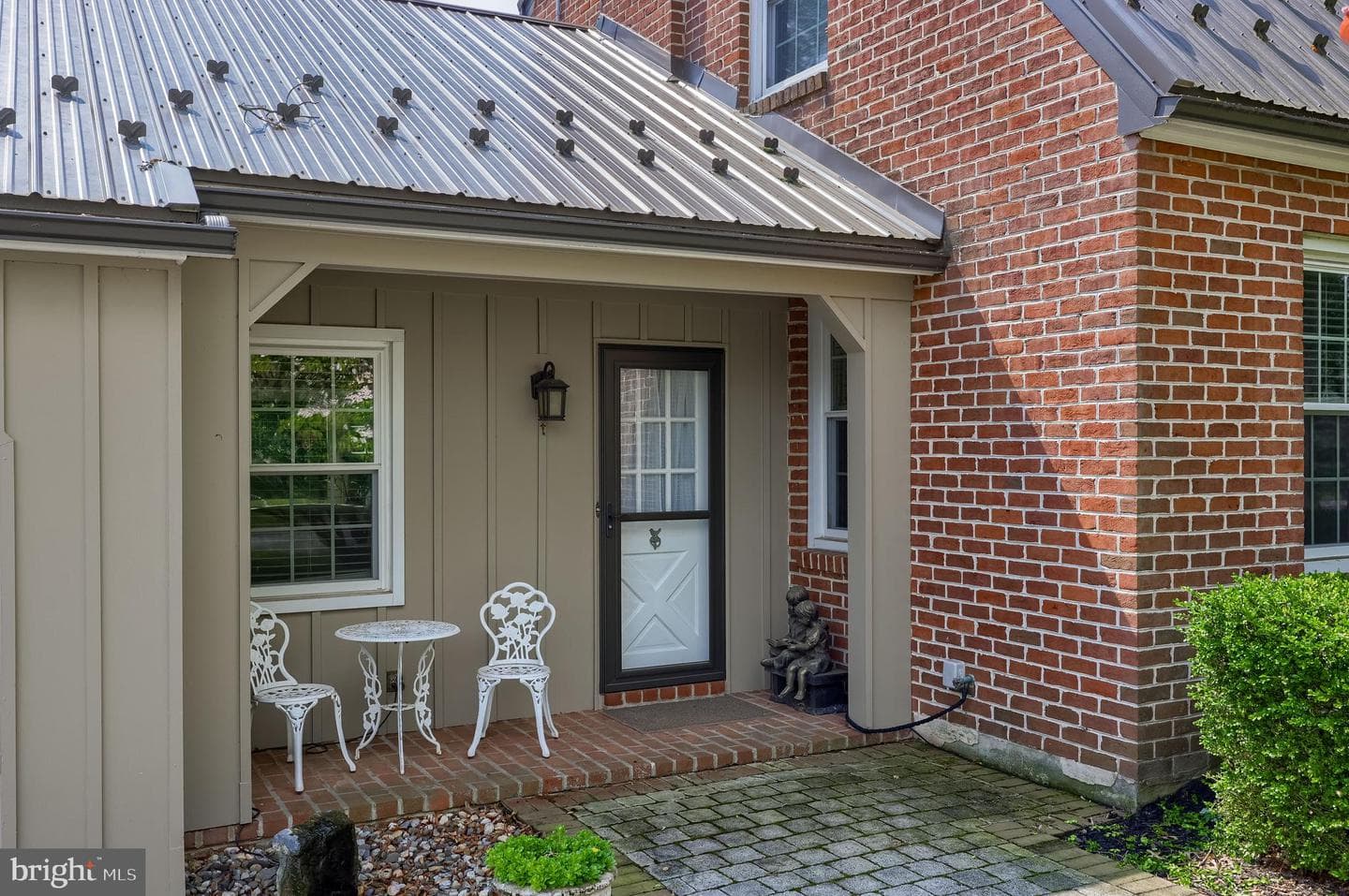 2585 Midpine Drive photo 4