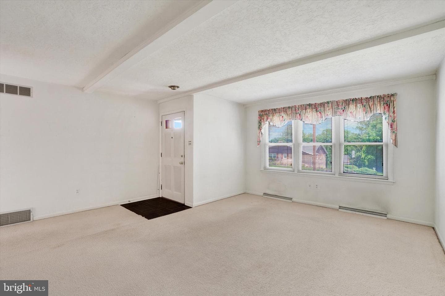 716 Hillcrest Road photo 4