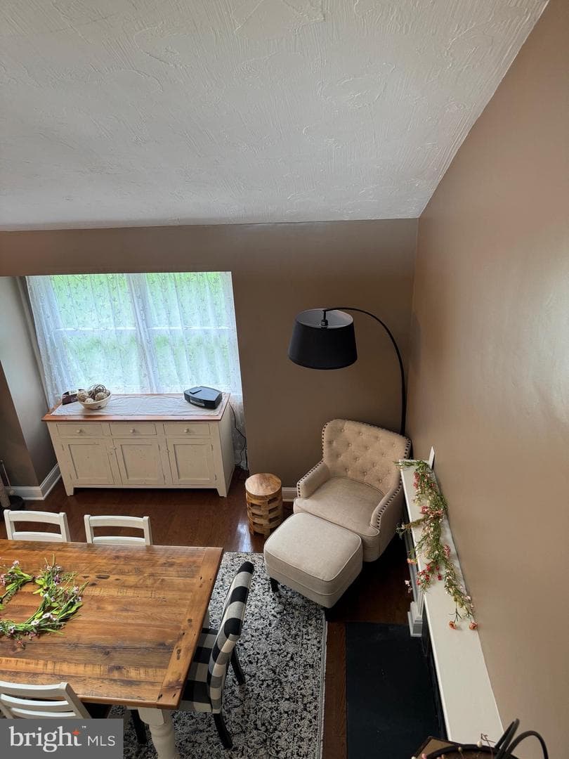 1872 Yingling Drive photo 5