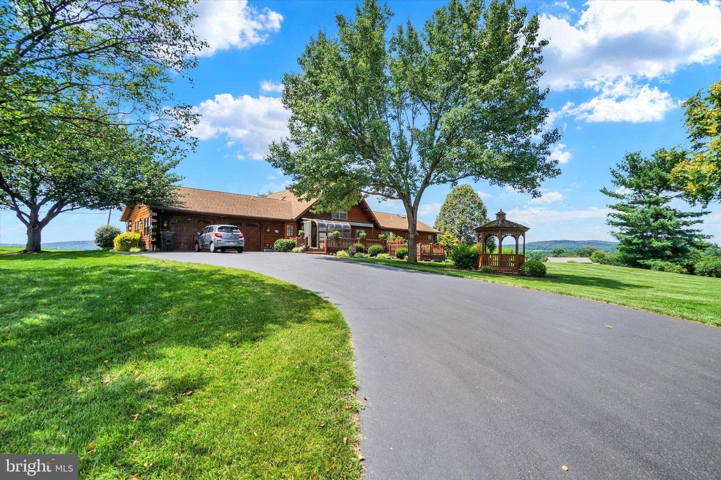 695 Freysville Road photo 3