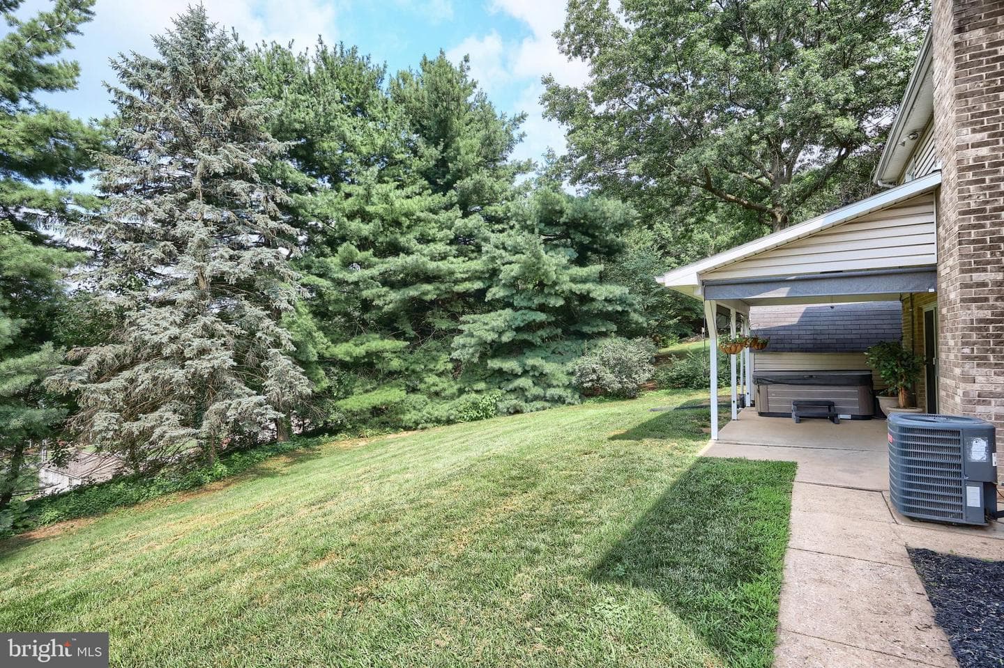 120 Susan Drive photo 5
