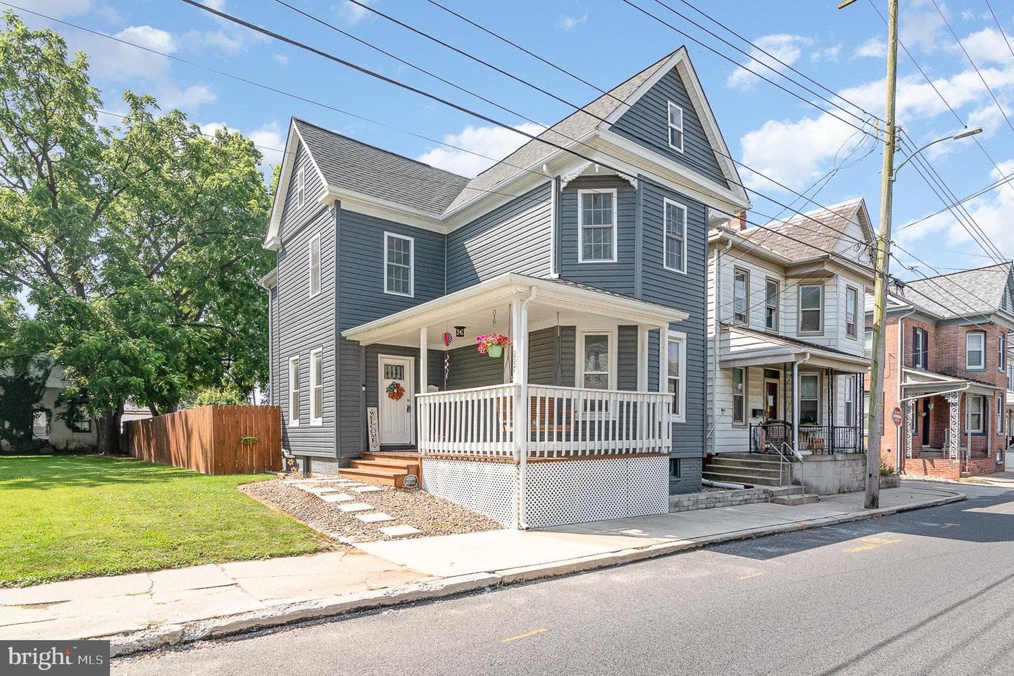 227 W Chestnut Street photo 2
