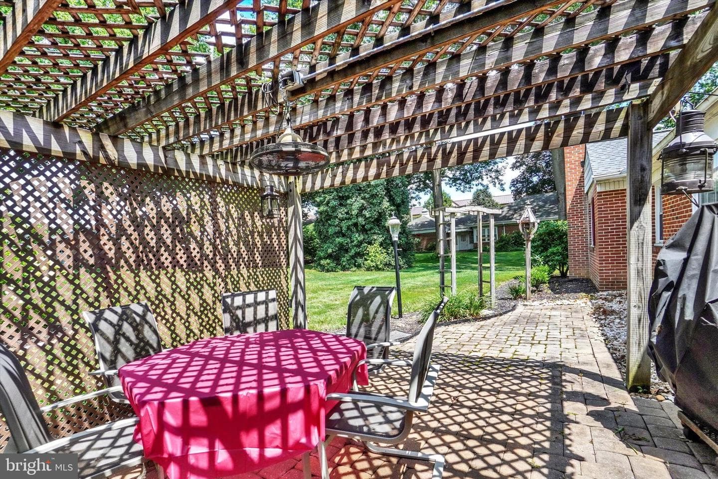 2213 Eastern Boulevard photo 25
