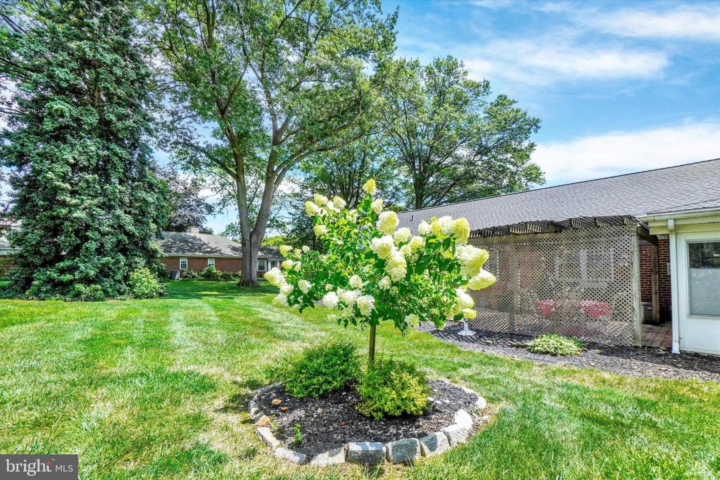 2213 Eastern Boulevard photo 27