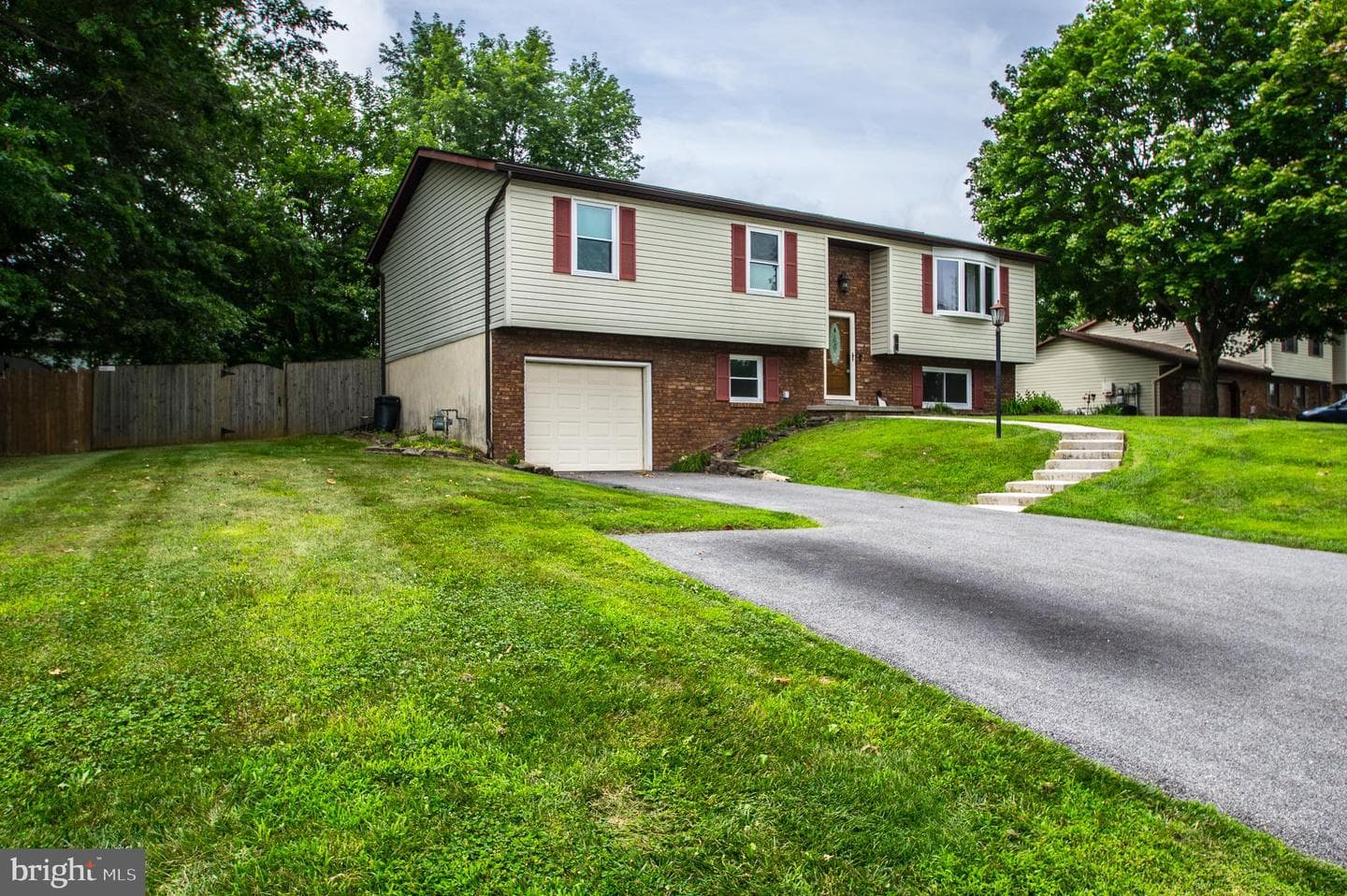 51 Allen Drive photo 4