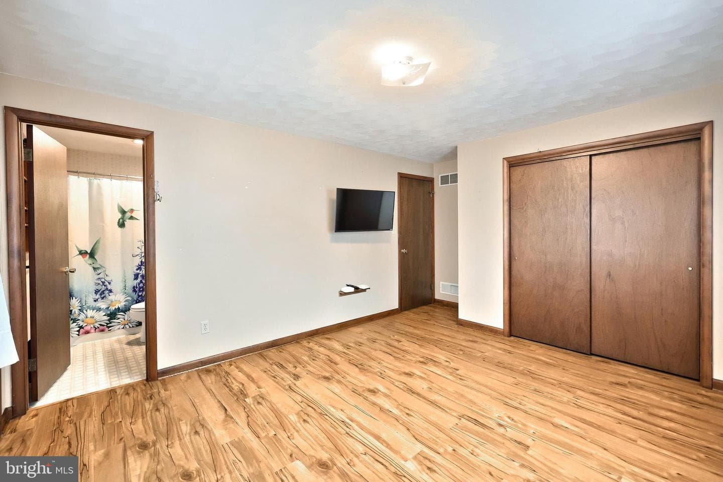 210 Kennedy Court photo 24