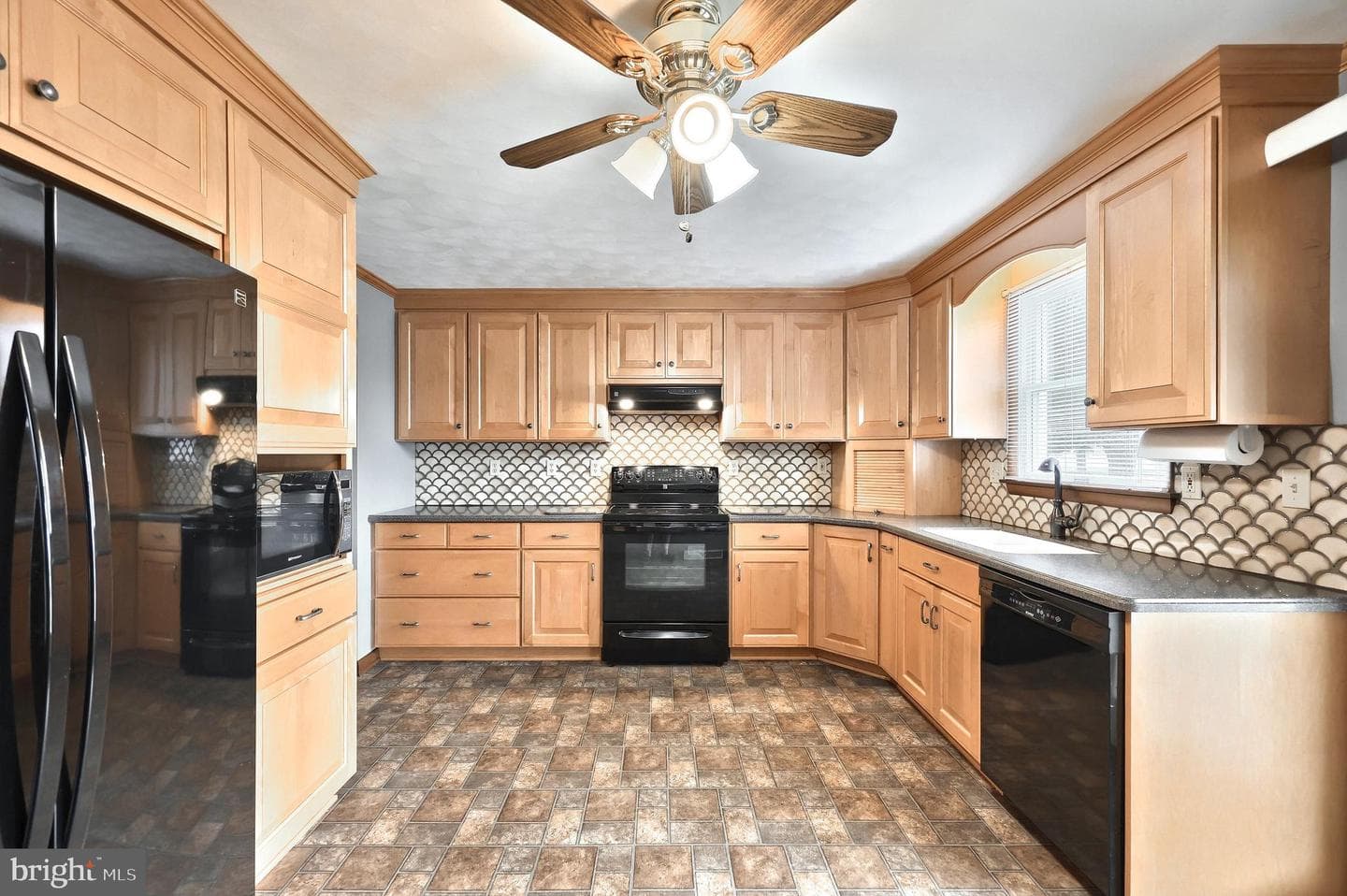 210 Kennedy Court photo 26