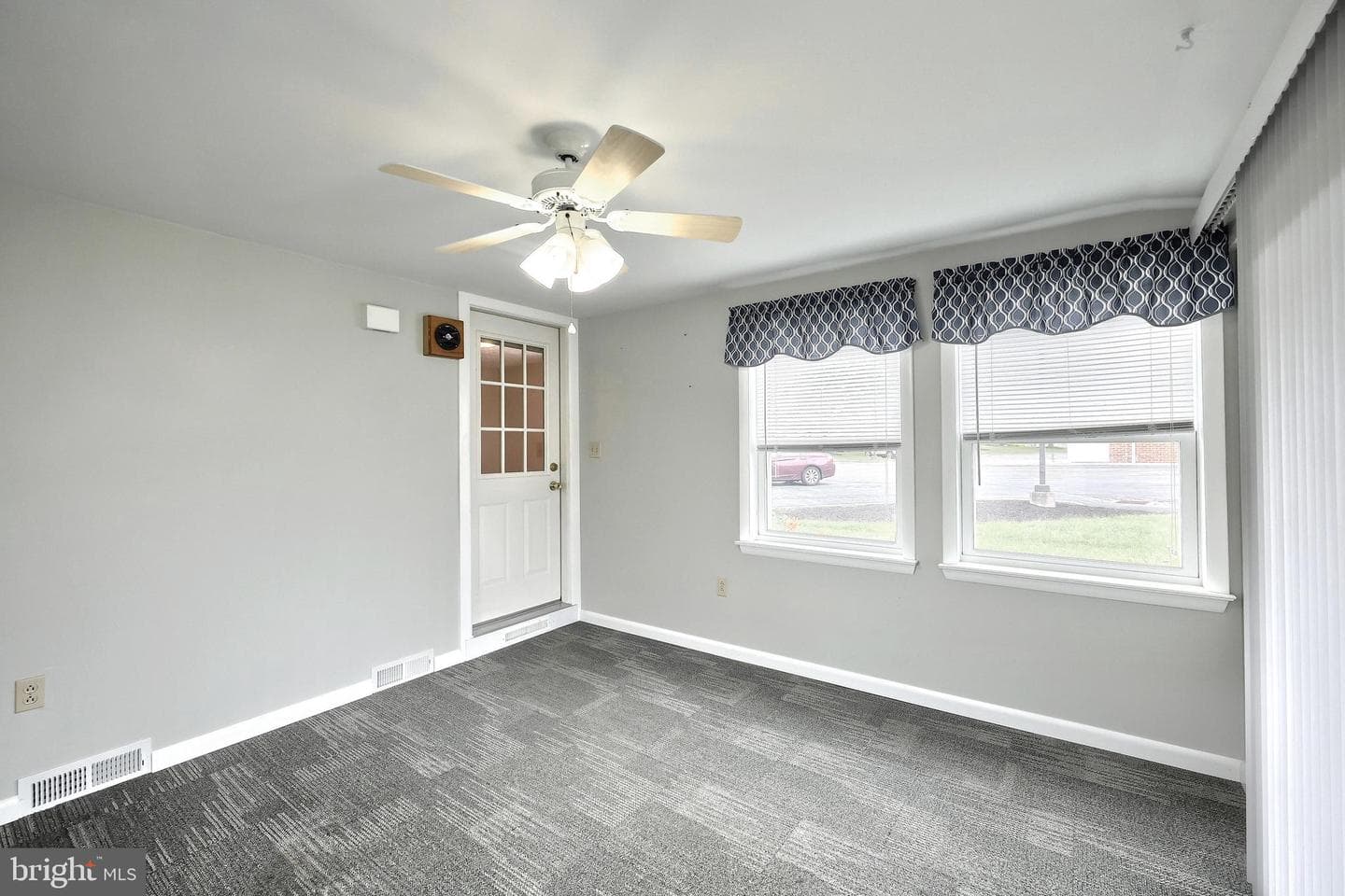 210 Kennedy Court photo 31