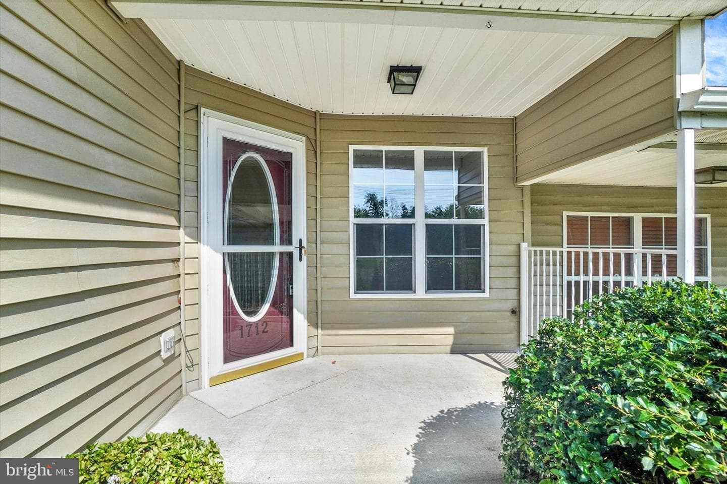 1712 Boxwood Court photo 3