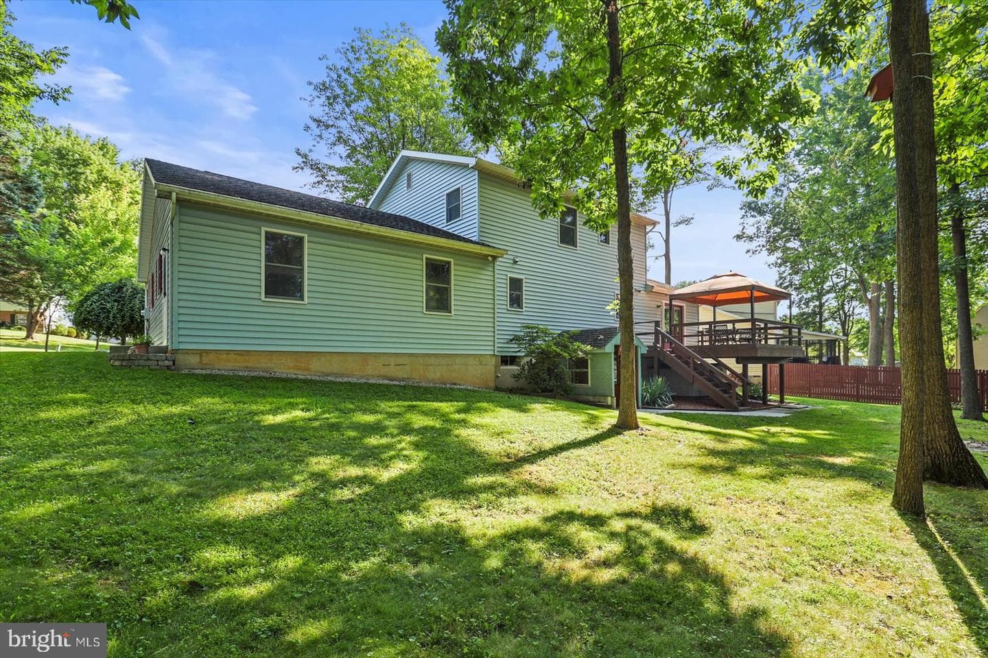 141 Windsor Court photo 3